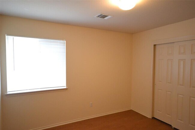 Building Photo - 3207 Picton Ct