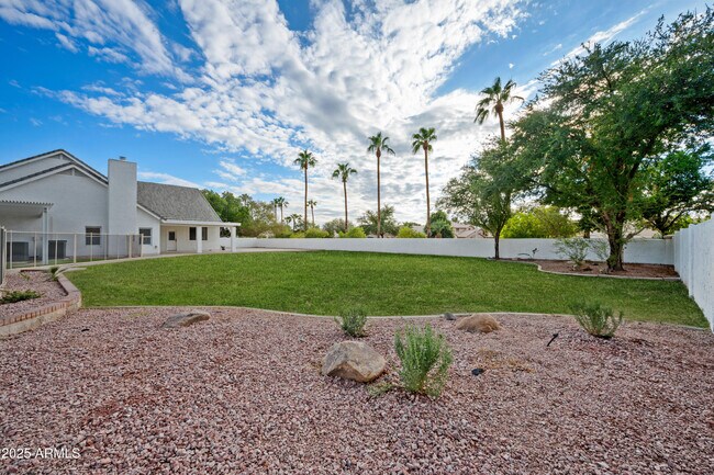 Building Photo - 4352 E Santa Rosa Pl