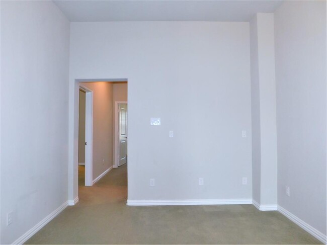 Building Photo - 5520 Liberty Dr
