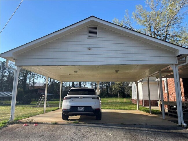 Building Photo - 3633 Loganville Hwy SW