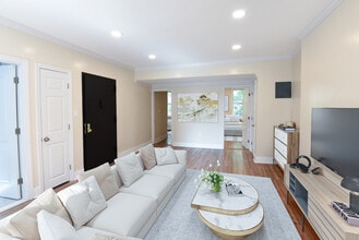 Building Photo - 154 S 4th St