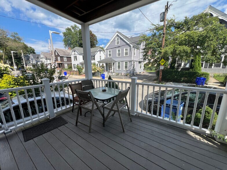 Building Photo - 44 Tuttle St