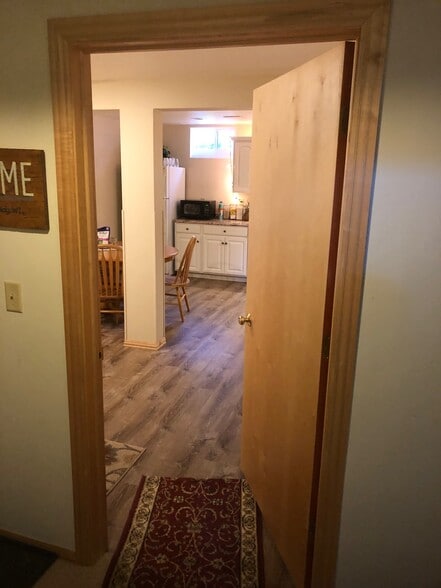 apartment entry - 4012 Buckeye Way