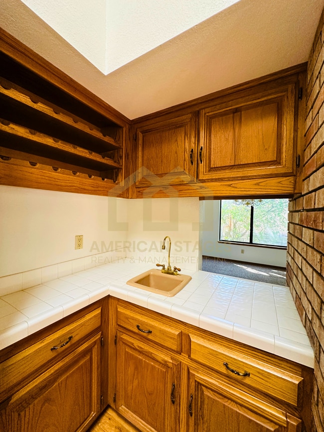 Building Photo - 1121 Pellham Dr