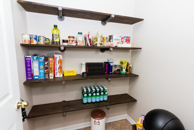 Building Photo - 707 Lions Gate Ln