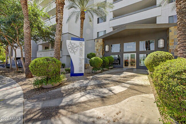 Building Photo - 945 E Playa Del Norte Dr