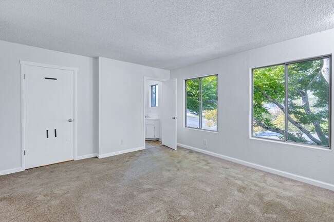 Building Photo - 39-41 Griggs Lane