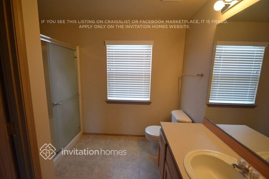 Building Photo - 1623 201st St E