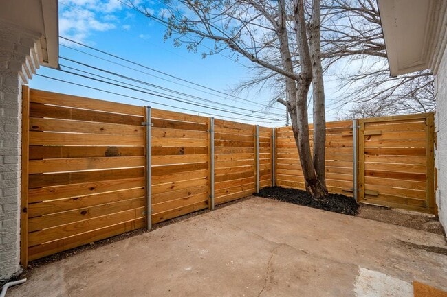 Building Photo - 4908 West Gate Blvd