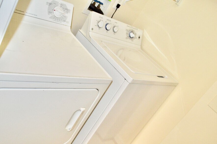 Building Photo - 6409 Weatherby Ct