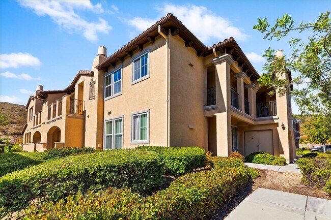 Building Photo - $3,456 - 2 Bed / 2 Bath Stunning Corner Un...