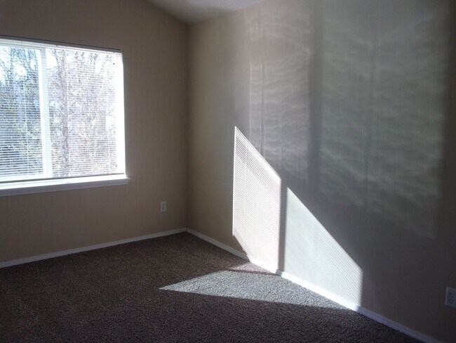 Building Photo - 3154 NW Shooting Star Dr