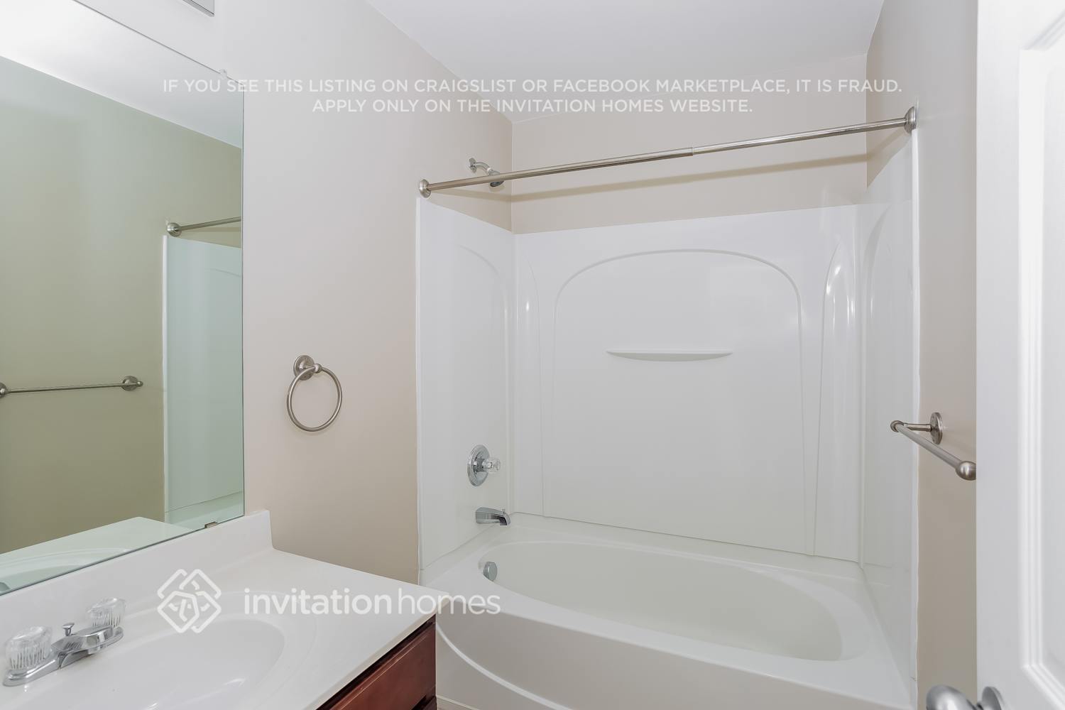 Building Photo - 5817 Lindley Crescent Dr