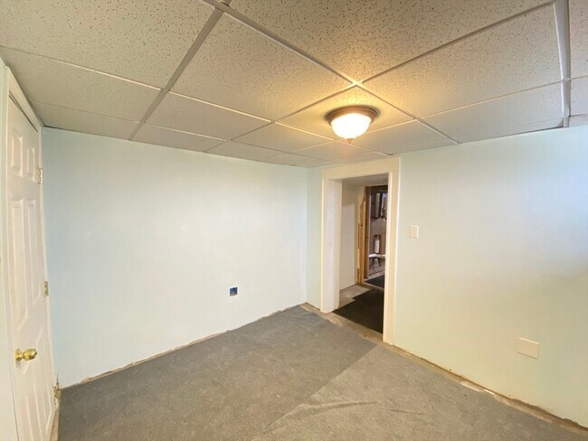 Building Photo - 39 Davis Rd