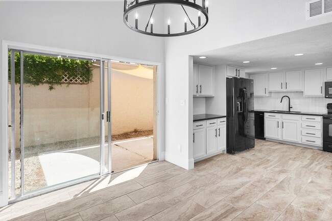 Building Photo - Charming 3BR House in Scottsdale