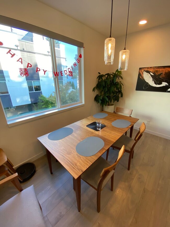 Building Photo - 2bd/2ba House in Southeast Capitol Hill