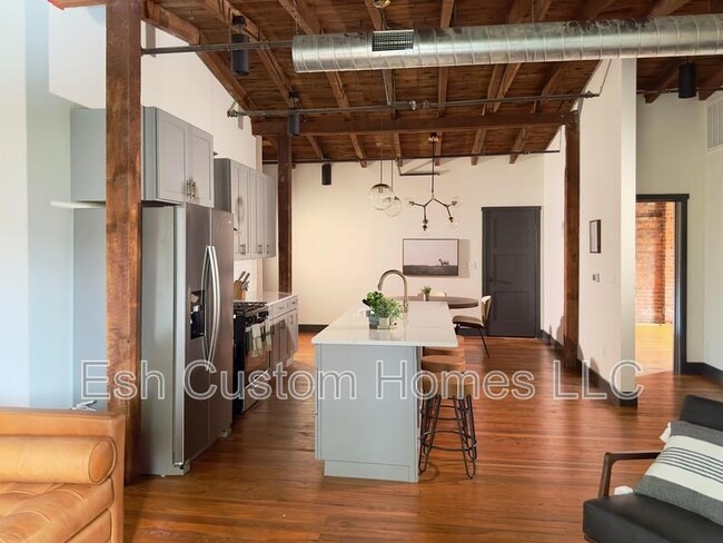 Building Photo - 437 W Grant St