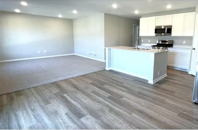 Building Photo - 3214 Kady Ave NE