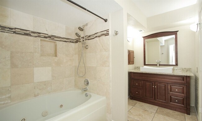 Building Photo - 4900 Floyd St