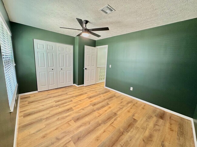 Building Photo - 13509 S Indian River Dr