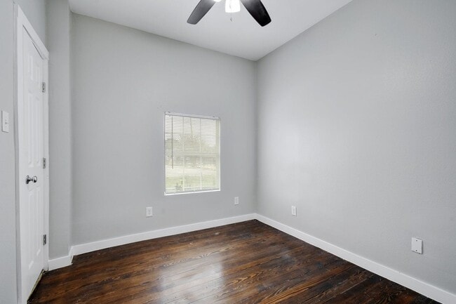 Building Photo - 3-Bedroom Home in Riverside