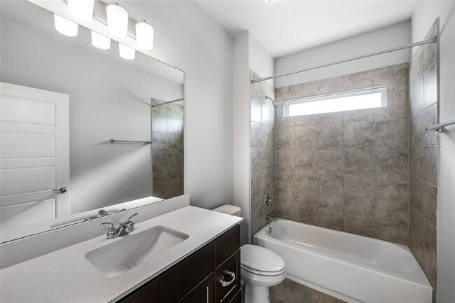 Building Photo - 311 Chesterfield Dr