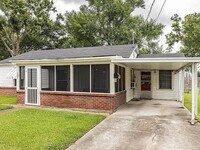 Building Photo - 127 Hackberry Ave