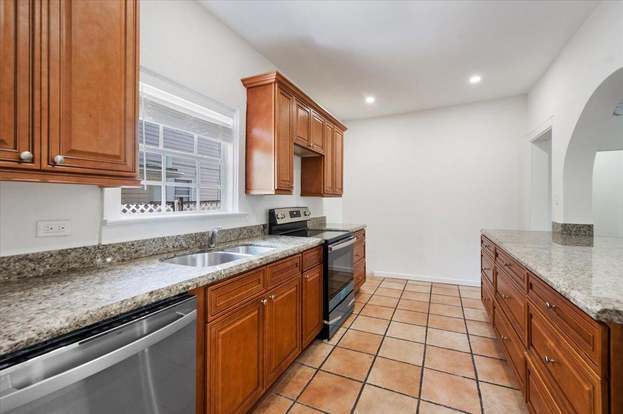 Building Photo - 301 Central Dr