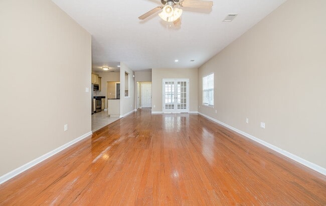 Building Photo - 528 Casey Ct