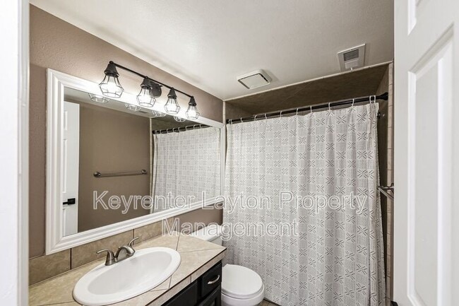 Building Photo - 650 S Main St