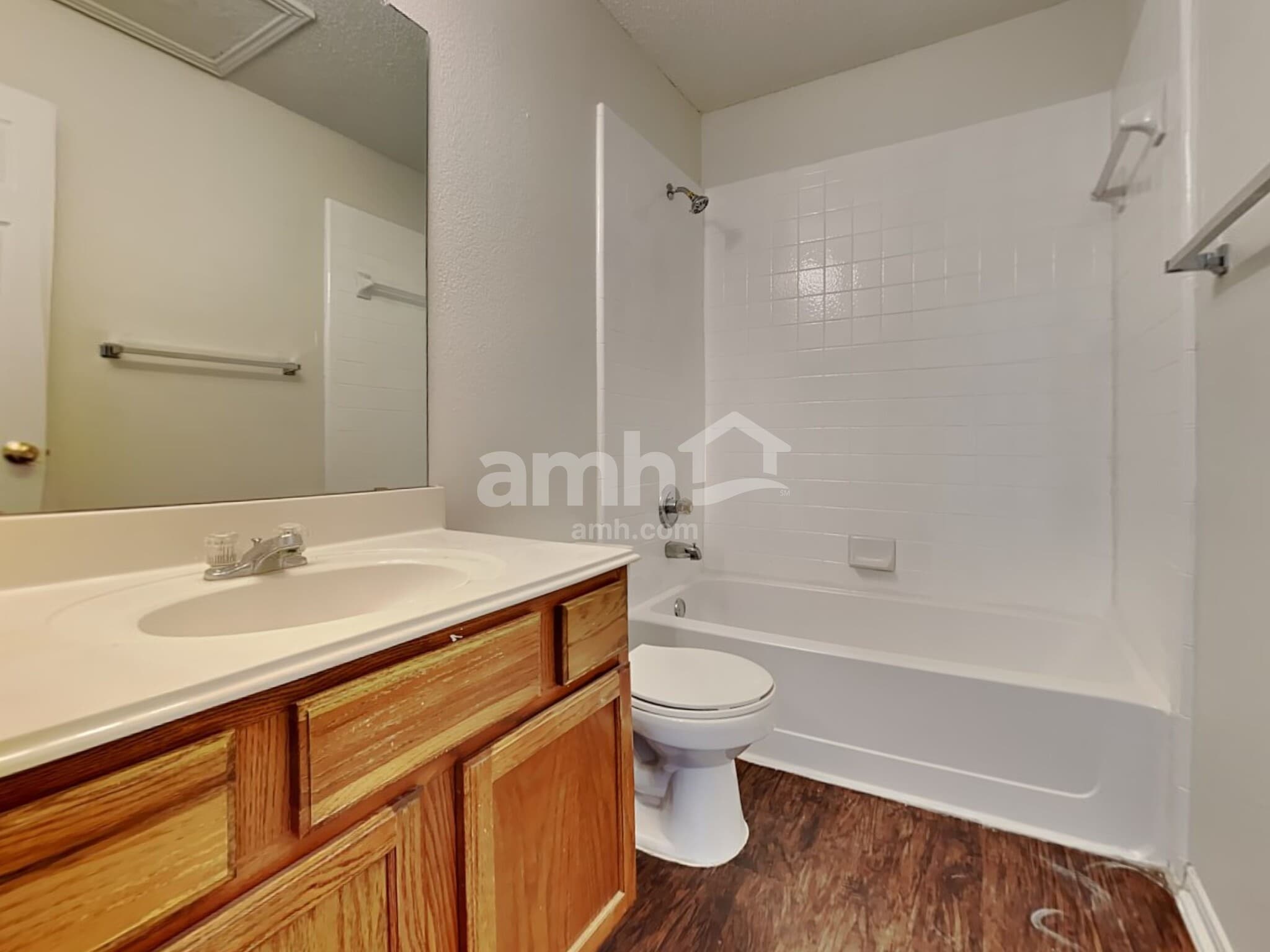 Building Photo - 2510 Valley Creek Dr