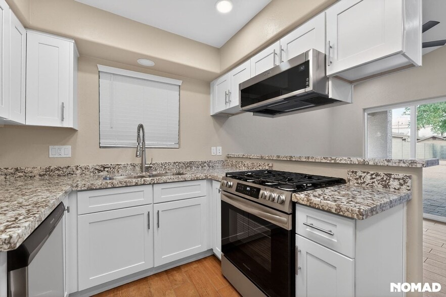 Building Photo - 302 N Cameron St