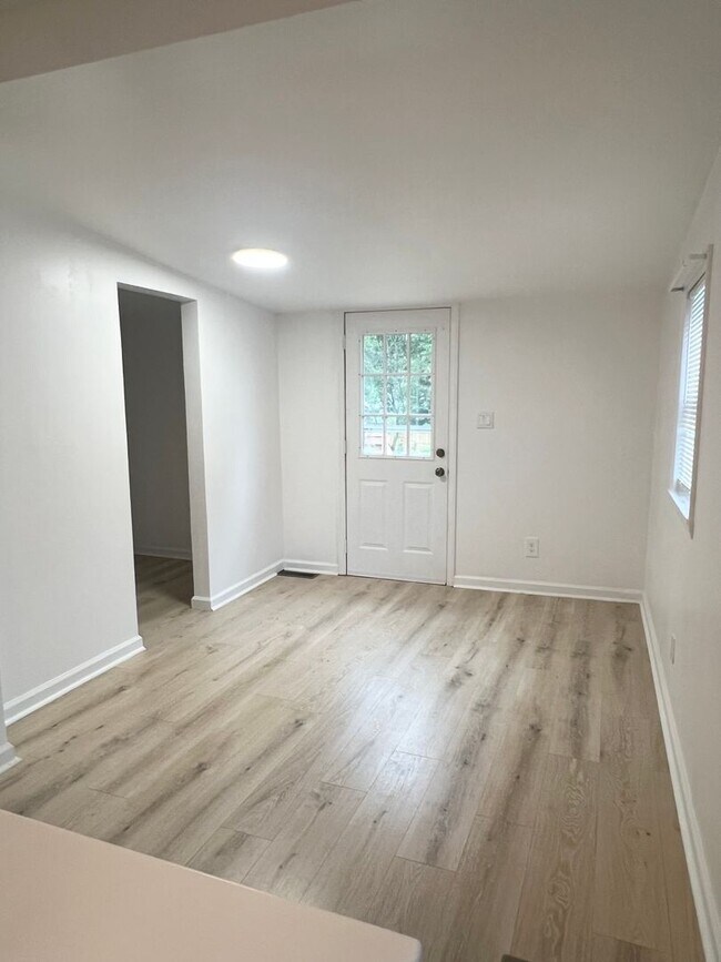 Building Photo - 3 Bedroom 2 Bath house Great Swannanoa Loc...