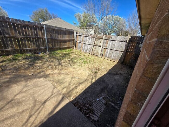 Building Photo - 3702 Hulen Park Cir