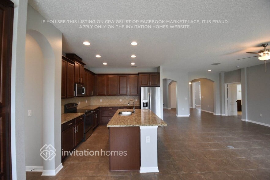 Building Photo - 2425 Misty Cove Cir