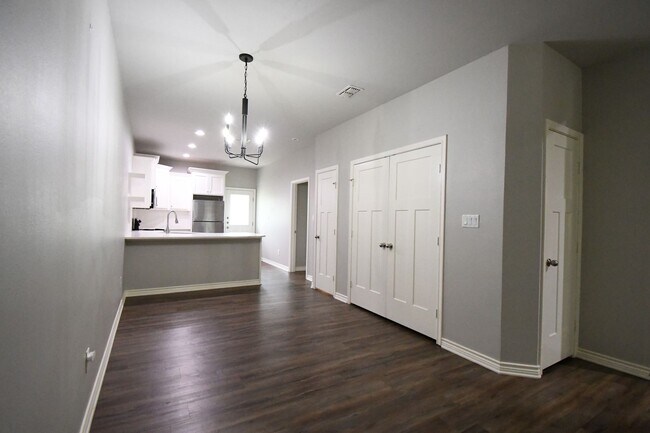 Building Photo - Gorgeous 3 Bedroom, 2 Bath Duplex in Arp