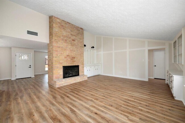 Building Photo - 21402 Park York Dr