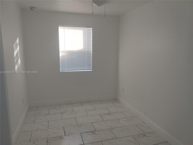 Building Photo - 710 52nd St