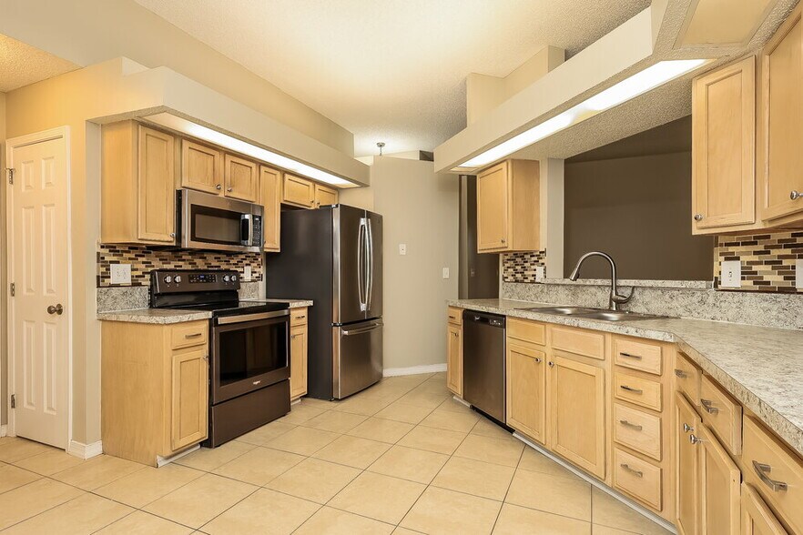 Building Photo - 338 Wildberry Ct