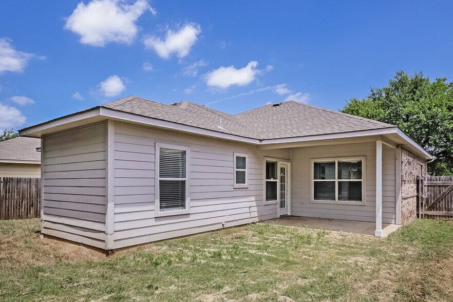 Building Photo - 1812 Alanbrooke Dr