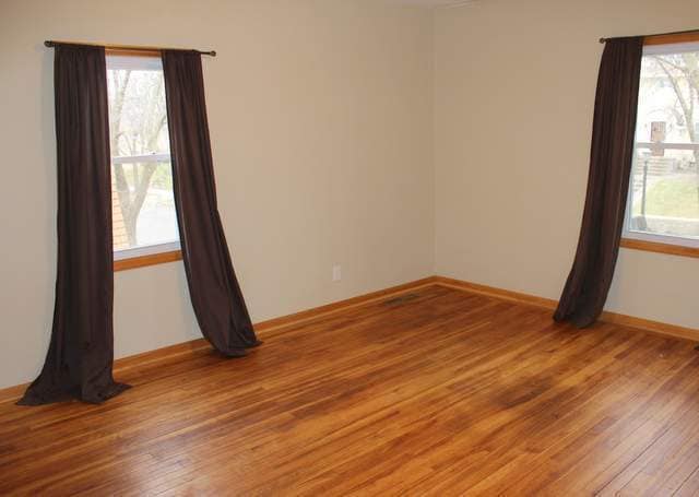 Building Photo - Spacious, 5bd, 2.5 renovated home in Midway!! AVAILABLE NOW