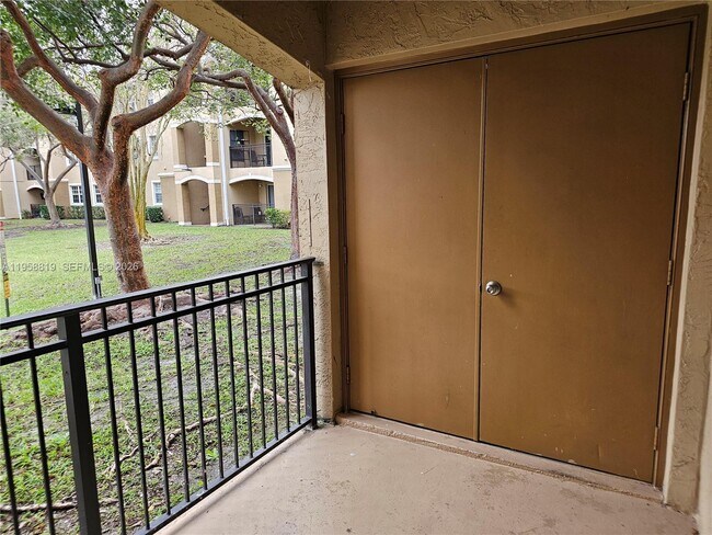 Building Photo - 151 SW 117th Ave