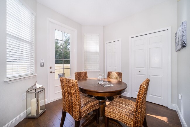 Building Photo - Baldwin Park Townhouse