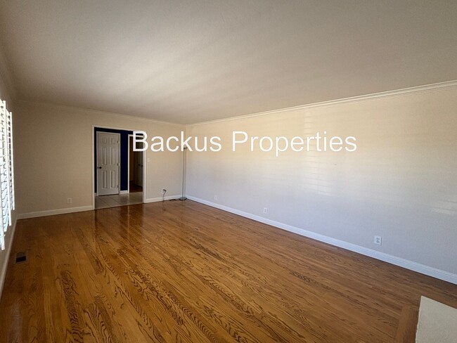 Building Photo - Wonderful four-bedroom corner lot home in South Salinas