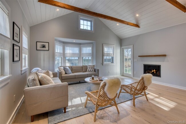 Building Photo - 130 Village Ln