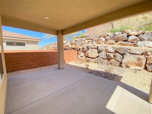 Building Photo - 3 Bed 2 Bath Home in Hurricane