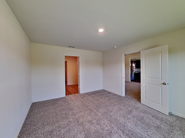 Building Photo - 112 Banjo Trl