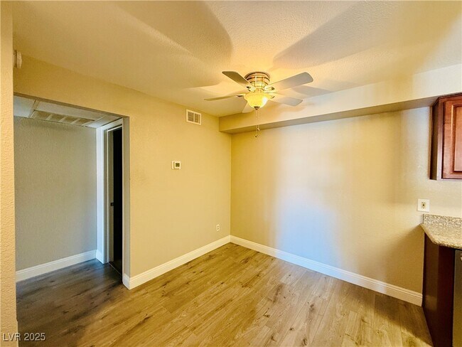 Building Photo - 2606 S Durango Dr
