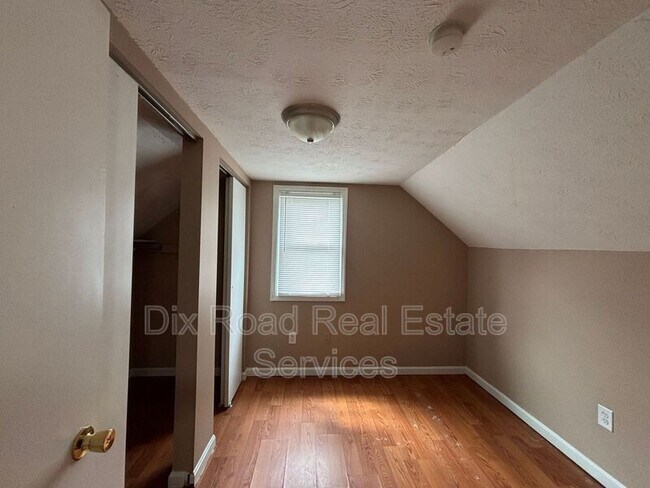 Building Photo - 1110 Ellen Dr