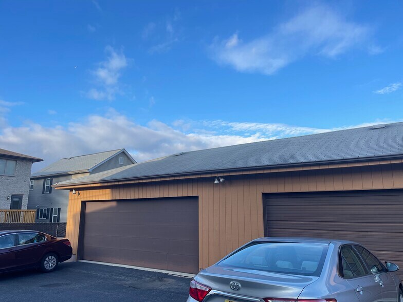 Garage - 2442 1st St